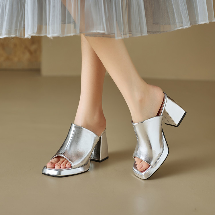 Women Fashion Simple - ในฤดูร้อนปี 2026 รองเท้าส้นสูงแบบเปิดนิ้วเท้าสำหรับผู้หญิงรุ่นใหม่ และรองเท้าแตะแบบเรียบง่ายและสวมใส่สบายมีไซส์ 32-46