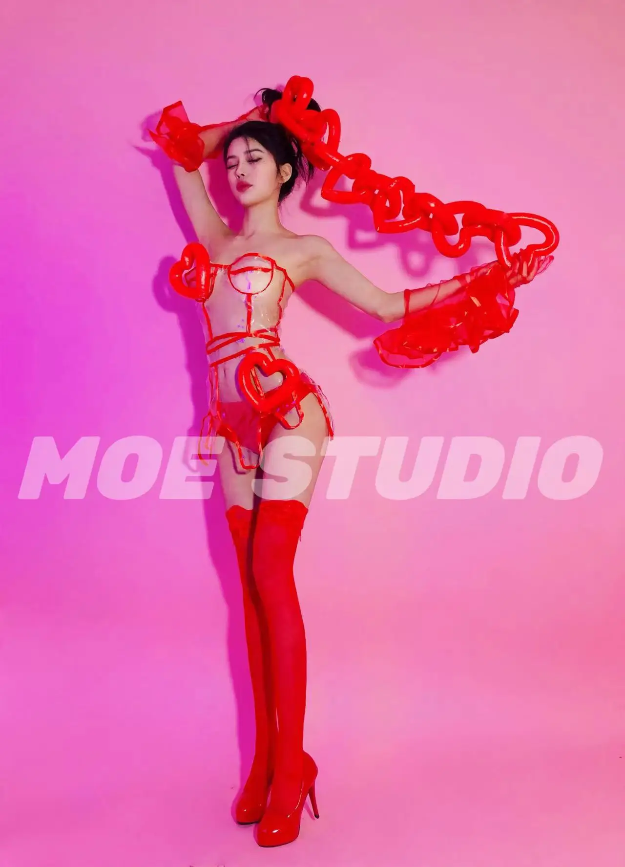 ชุดแสดงโชว์เซ็กซี่หนังใสสไตล์โ - Women'S Day Fashion Show บทวิจารณ์และราคา
